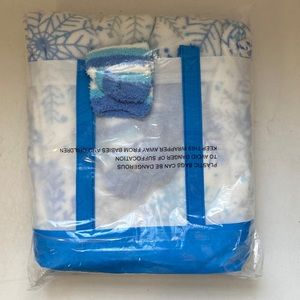 Tote Bag with Throw Blanket and Sock Gift Set